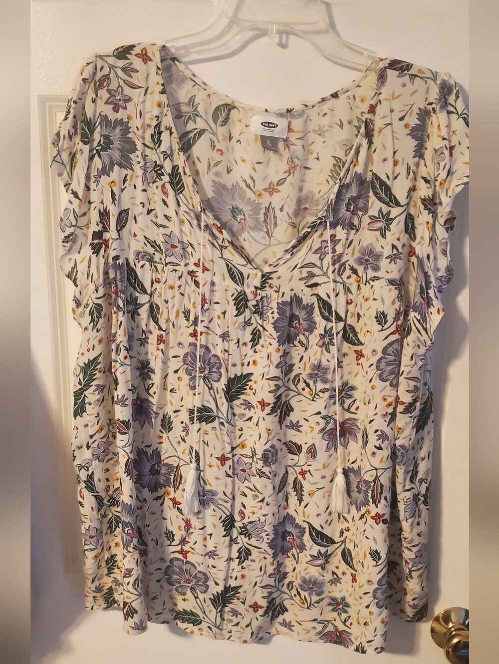 Old Navy Cream Floral V-Neck Boho Tunic with Tassels